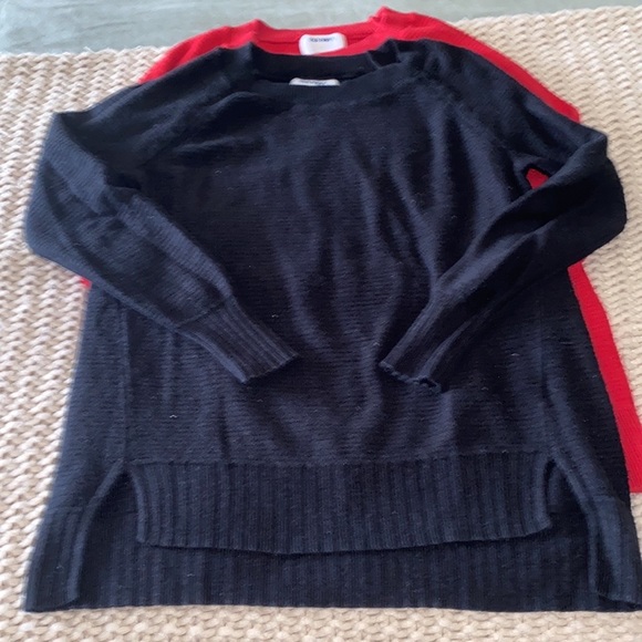 Pair of sweaters(2) - Picture 1 of 6